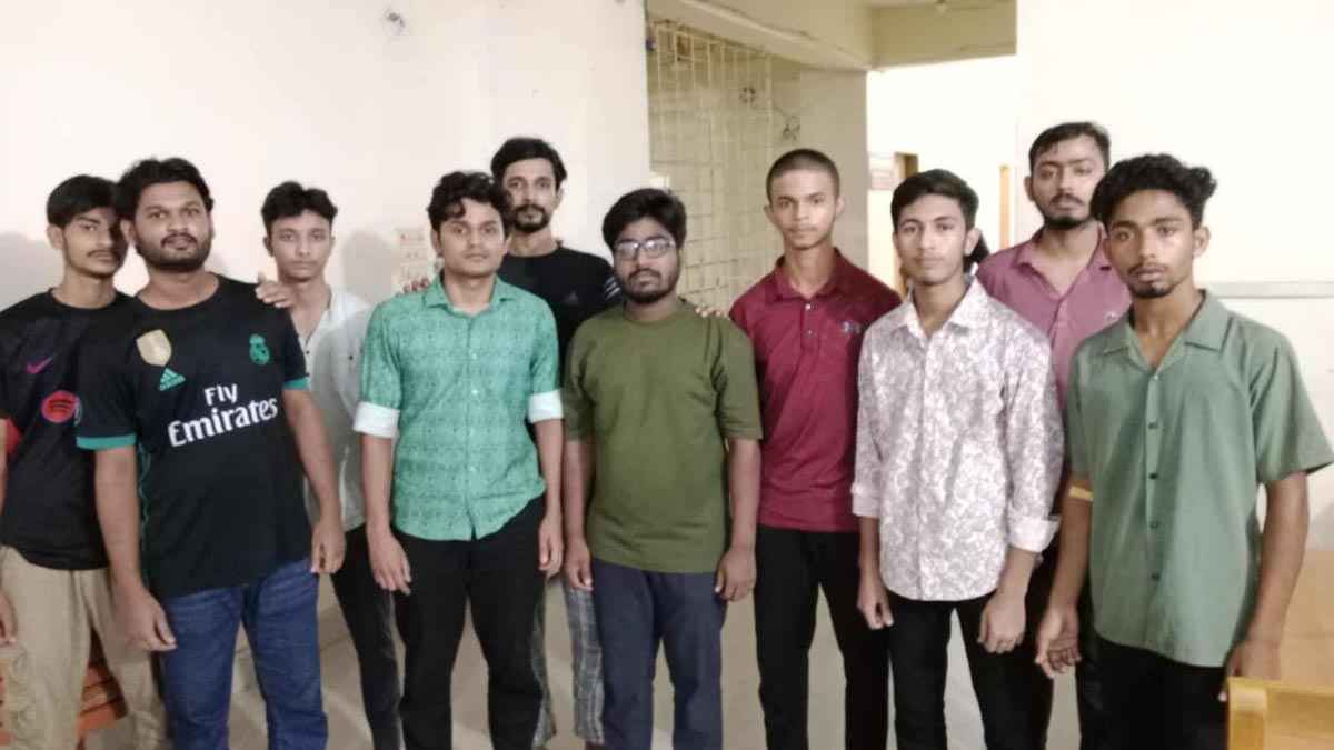 চাঁদপুরে কিশোর গ্যাং সন্দেহে আটক ৩২